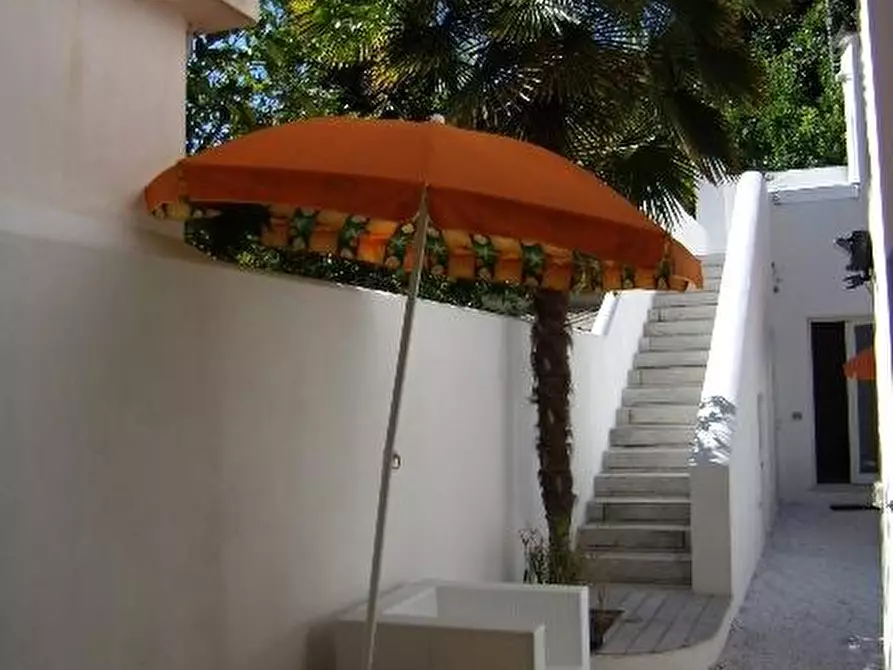 Immagine 29 di Casa semindipendente in vendita  a Carrara