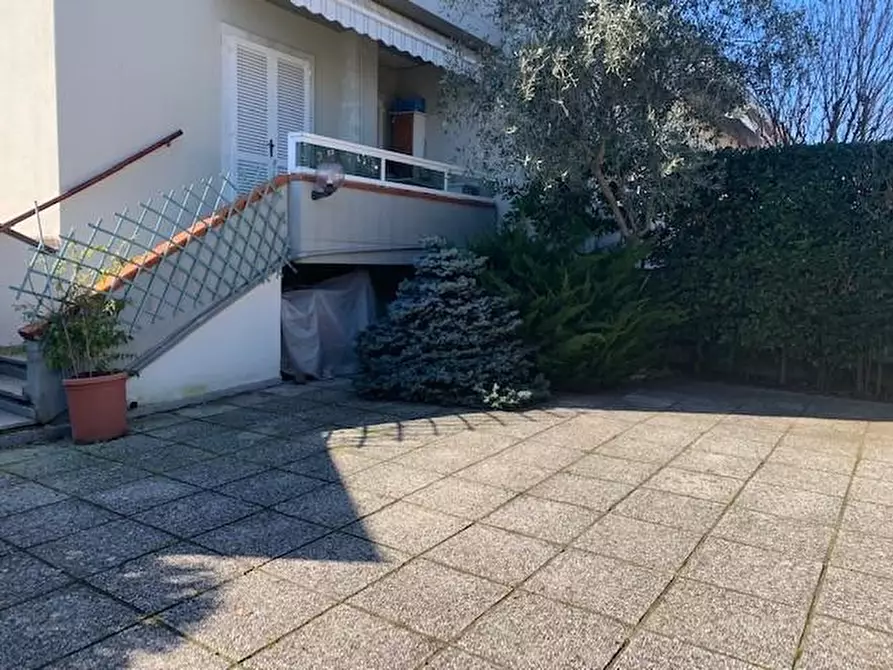 Immagine 2 di Appartamento in affitto  a Carrara