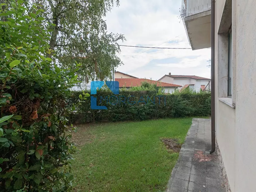 Immagine 11 di Appartamento in vendita  a Pietrasanta
