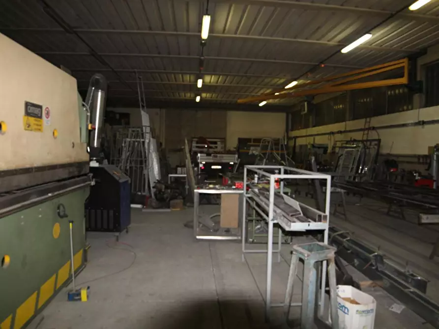 Immagine 23 di Attività artigianale in vendita  a Larciano