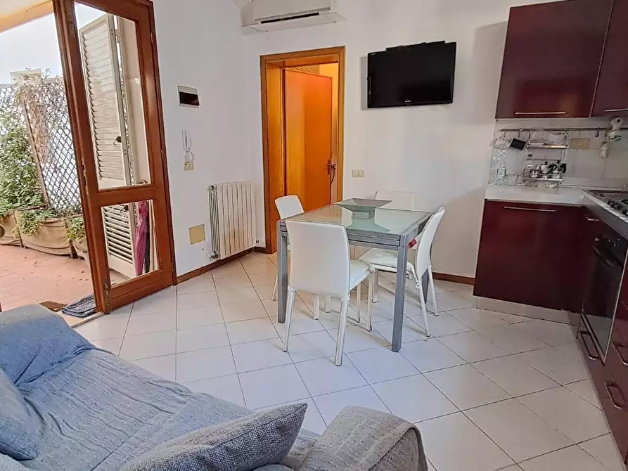 Immagine 8 di Appartamento in vendita  a Cecina