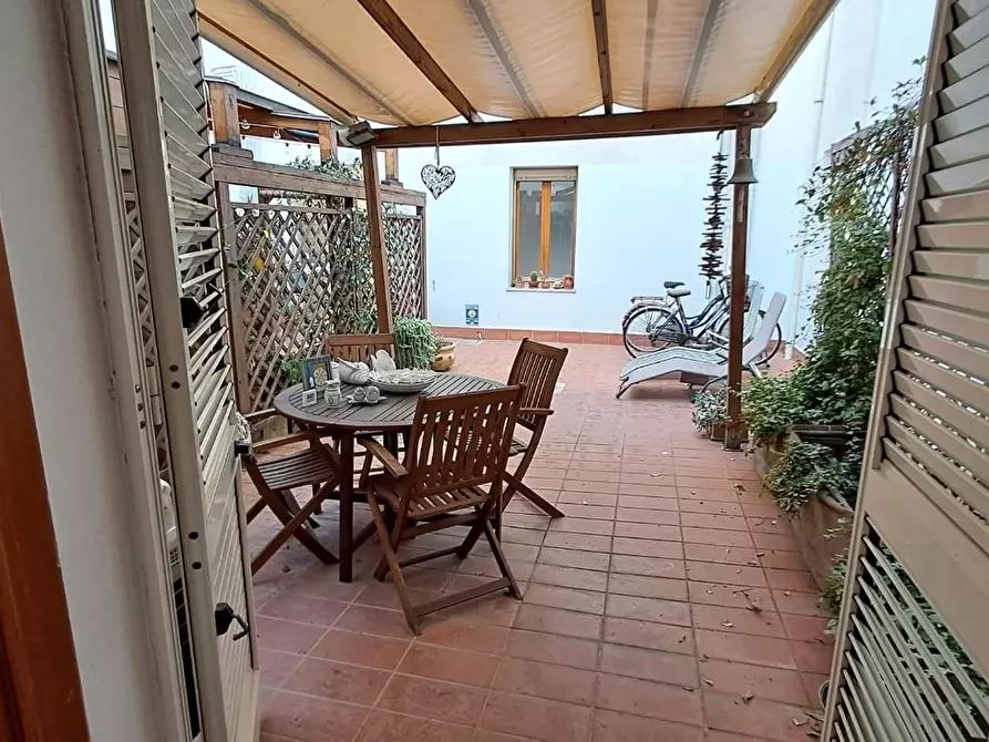 Immagine 10 di Appartamento in vendita  a Cecina