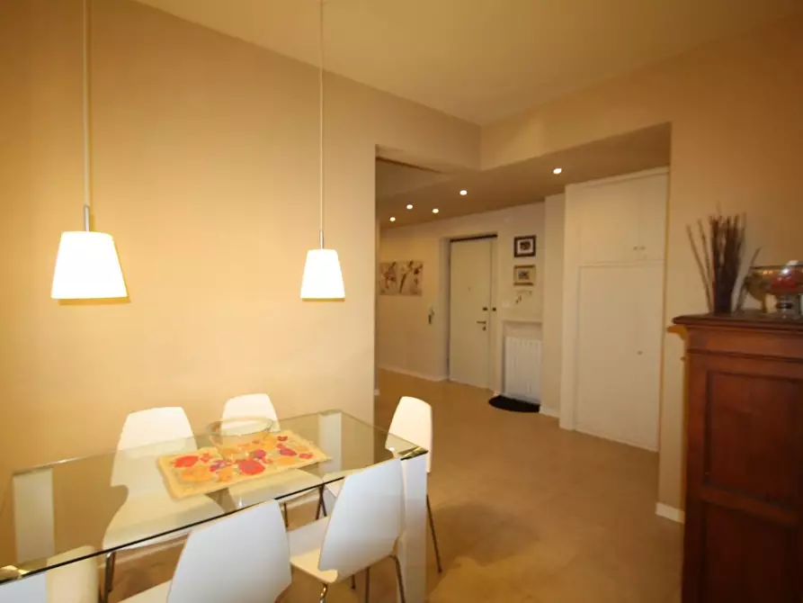 Immagine 17 di Appartamento in affitto  a Lucca