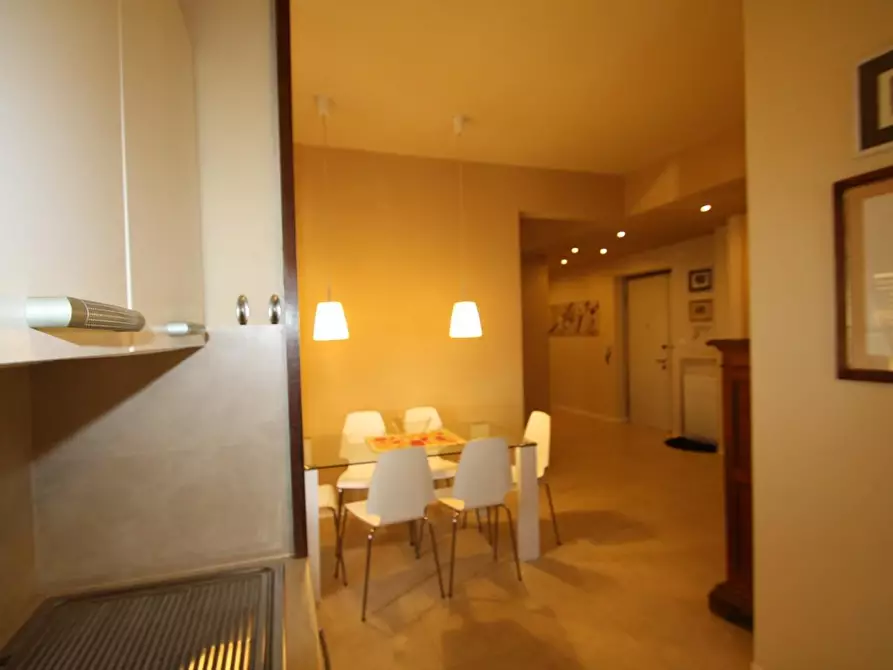 Immagine 18 di Appartamento in affitto  a Lucca