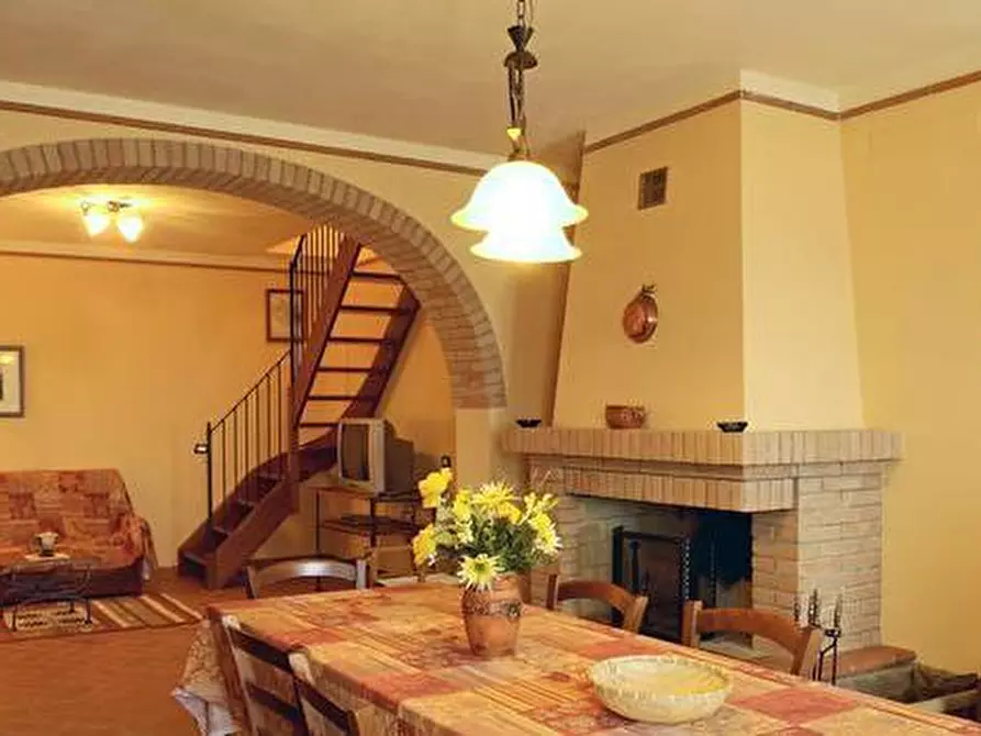 Immagine 8 di Casa colonica in vendita  a Palaia