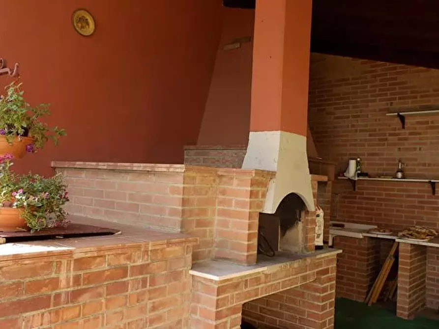 Immagine 4 di Casa colonica in vendita  a Palaia