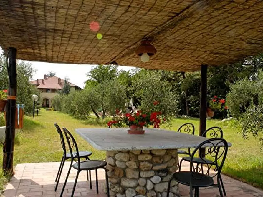 Immagine 32 di Casa colonica in vendita  a Palaia