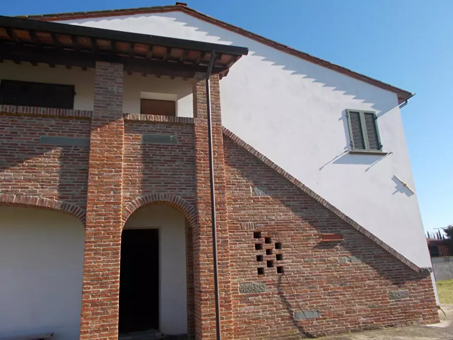 Immagine 1 di Porzione di casa in vendita  a Crespina Lorenzana