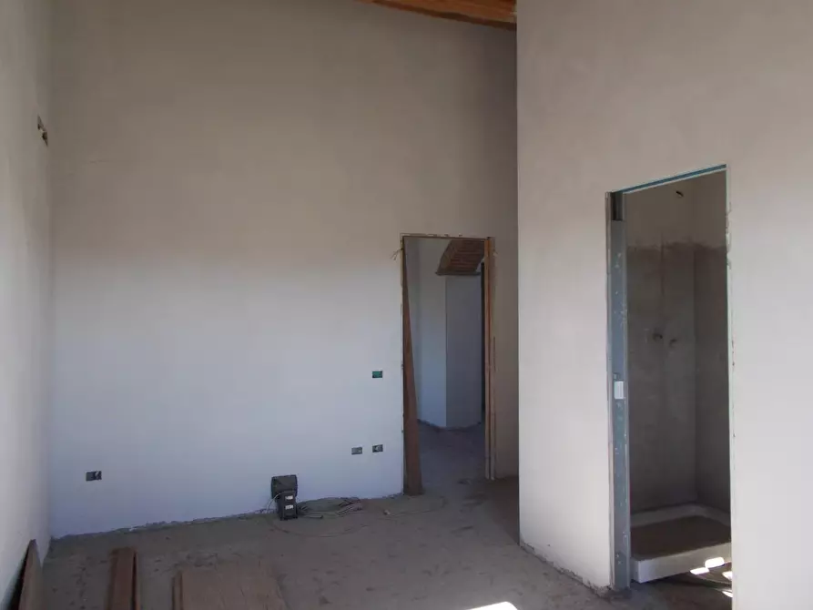 Immagine 18 di Porzione di casa in vendita  a Crespina Lorenzana