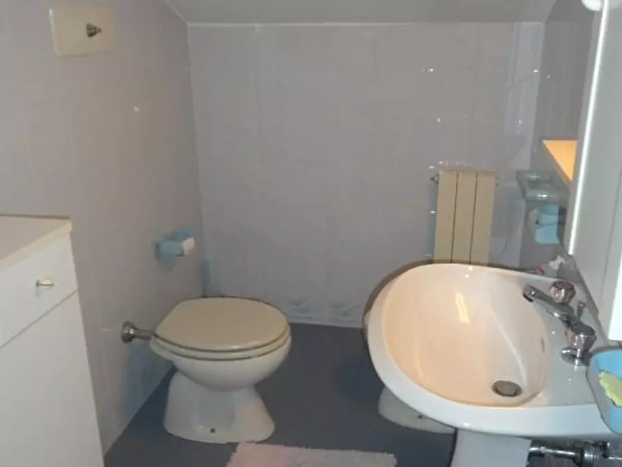 Immagine 17 di Casa semindipendente in vendita  a Carrara