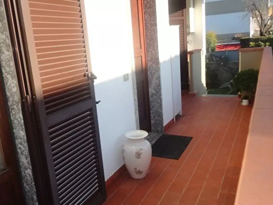 Immagine 10 di Casa semindipendente in vendita  a Carrara