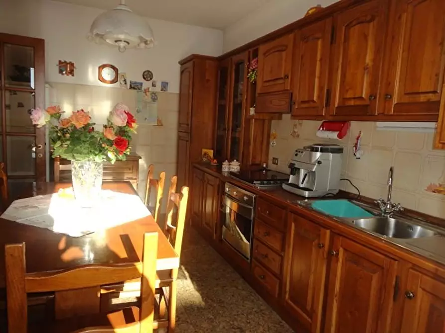 Immagine 8 di Casa semindipendente in vendita  a Carrara