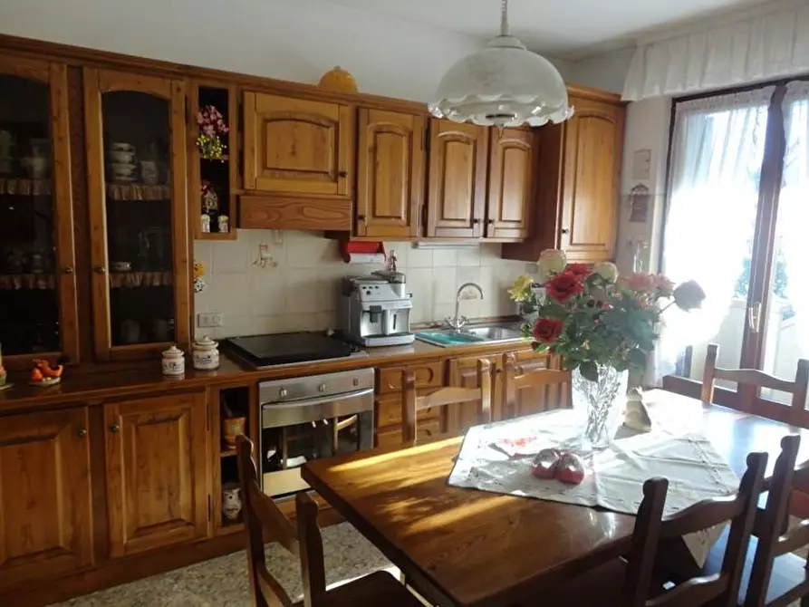 Immagine 7 di Casa semindipendente in vendita  a Carrara