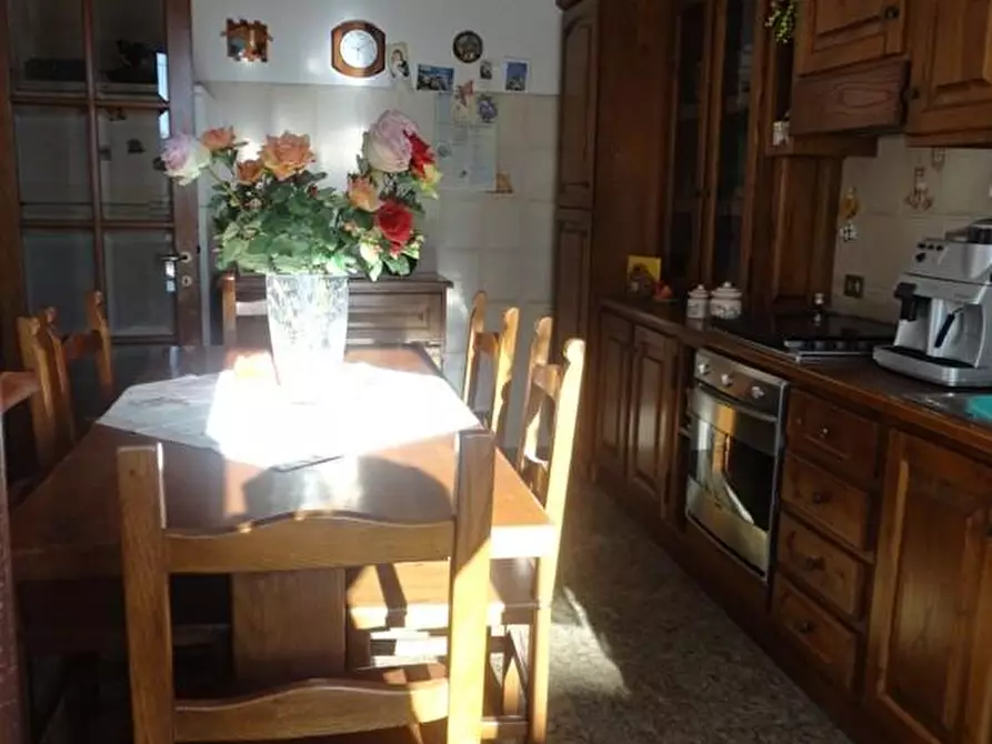 Immagine 9 di Casa semindipendente in vendita  a Carrara