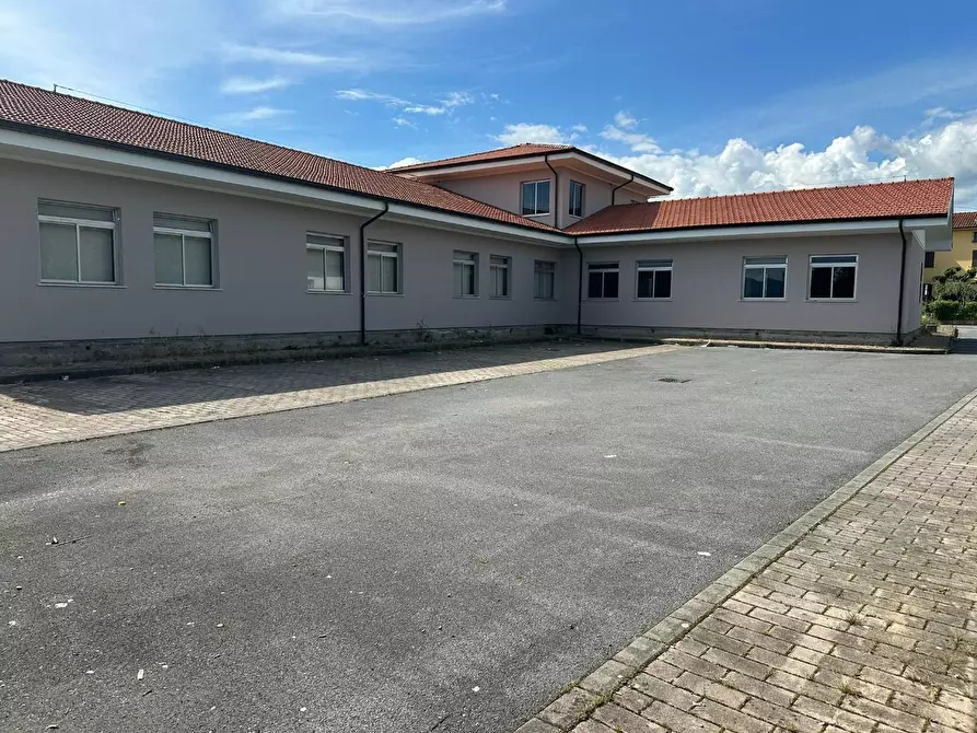 Immagine 4 di Locale commerciale in vendita  a Capannori