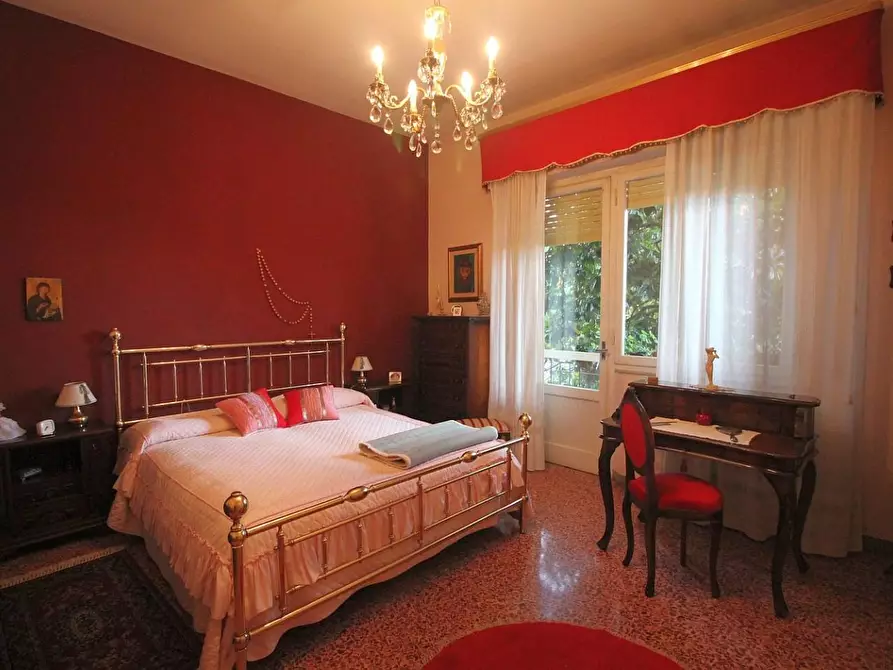 Immagine 7 di Villa in vendita  a Siena