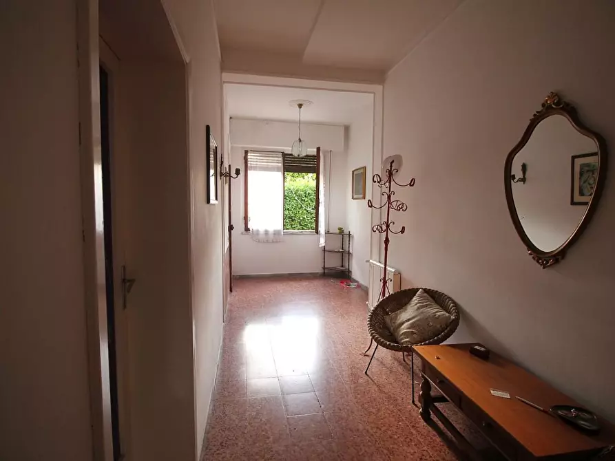 Immagine 18 di Villa in vendita  a Siena