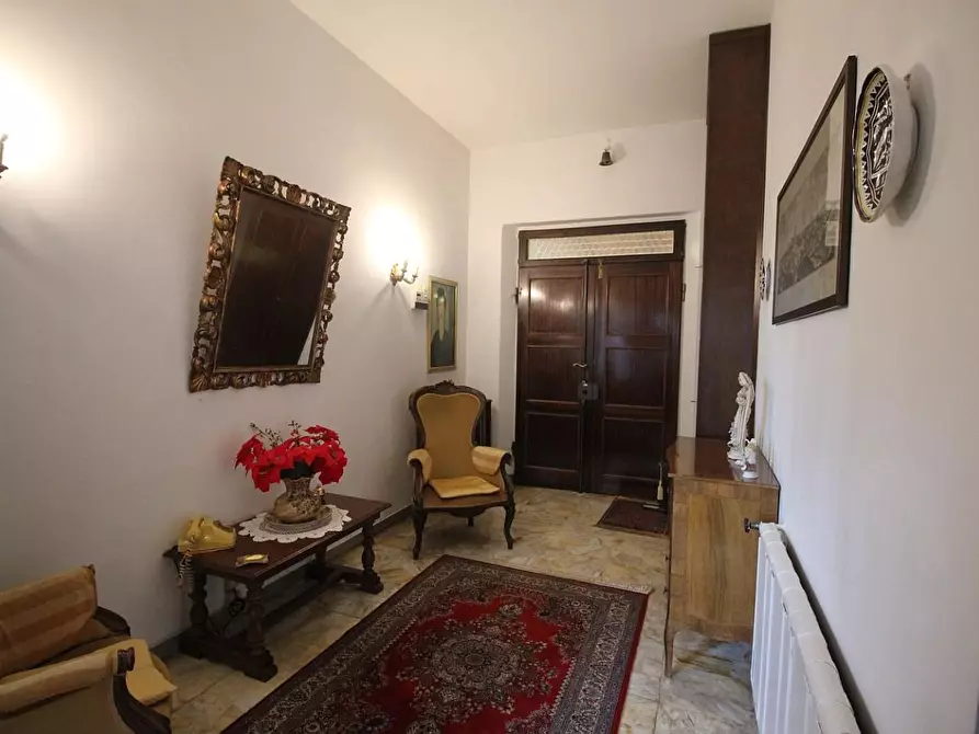 Immagine 5 di Villa in vendita  a Siena