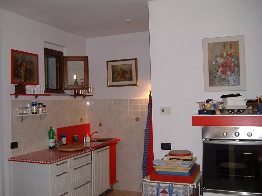 Immagine 3 di Appartamento in vendita  a Carrara