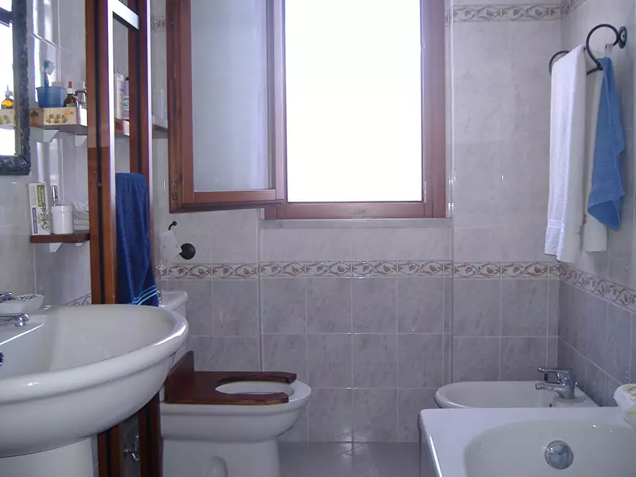 Immagine 6 di Appartamento in vendita  a Carrara