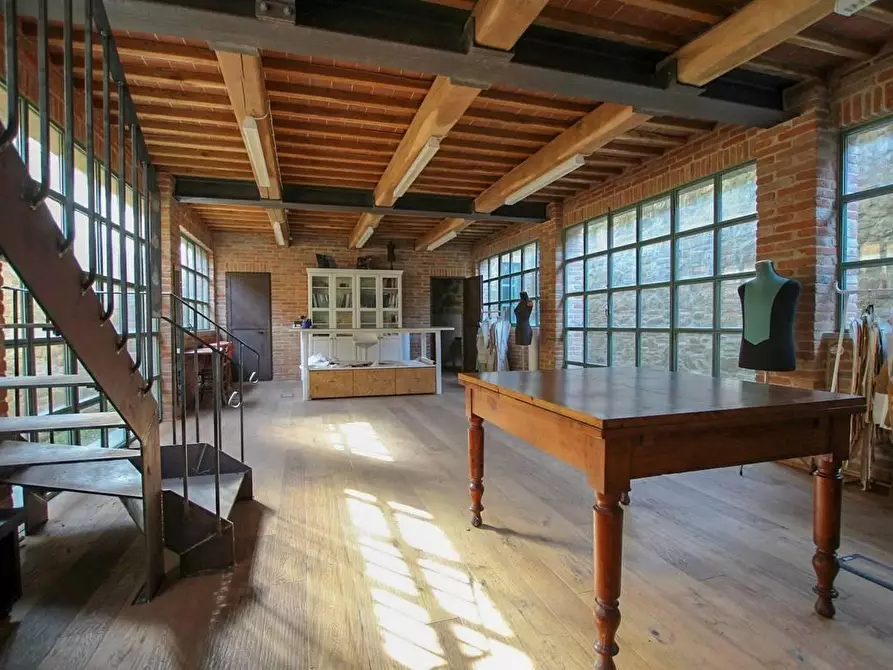 Immagine 7 di Casa colonica in vendita  a Gambassi Terme