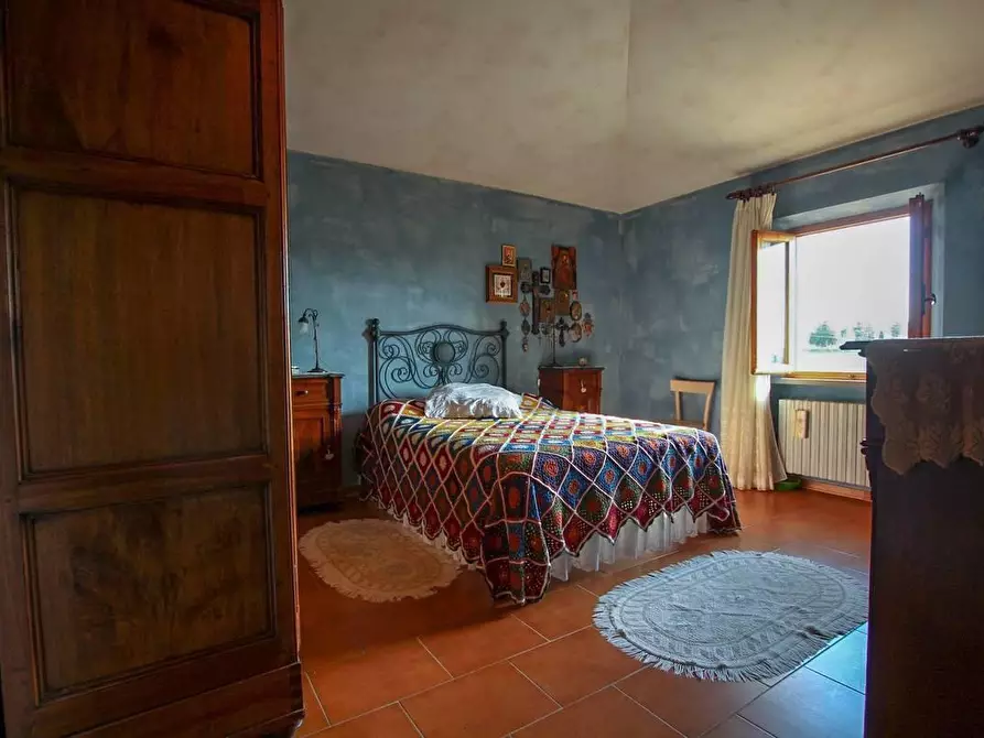 Immagine 12 di Casa colonica in vendita  a Gambassi Terme