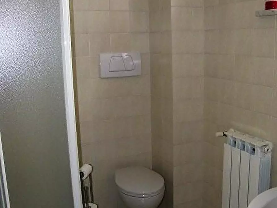 Immagine 5 di Casa semindipendente in vendita  a Massa