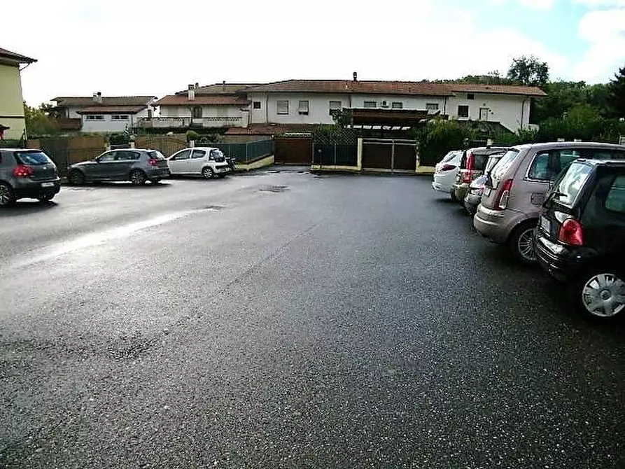 Immagine 20 di Casa semindipendente in vendita  a Massa