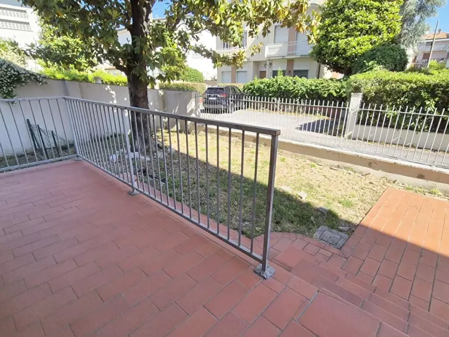 Immagine 7 di Appartamento in affitto  a Viareggio