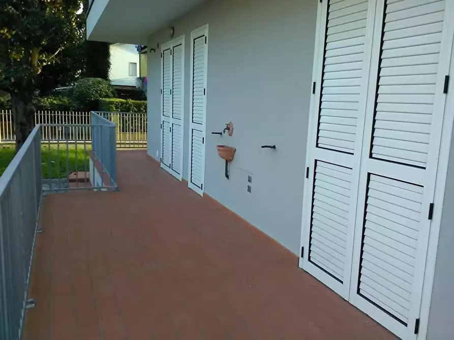 Immagine 16 di Appartamento in affitto  a Viareggio