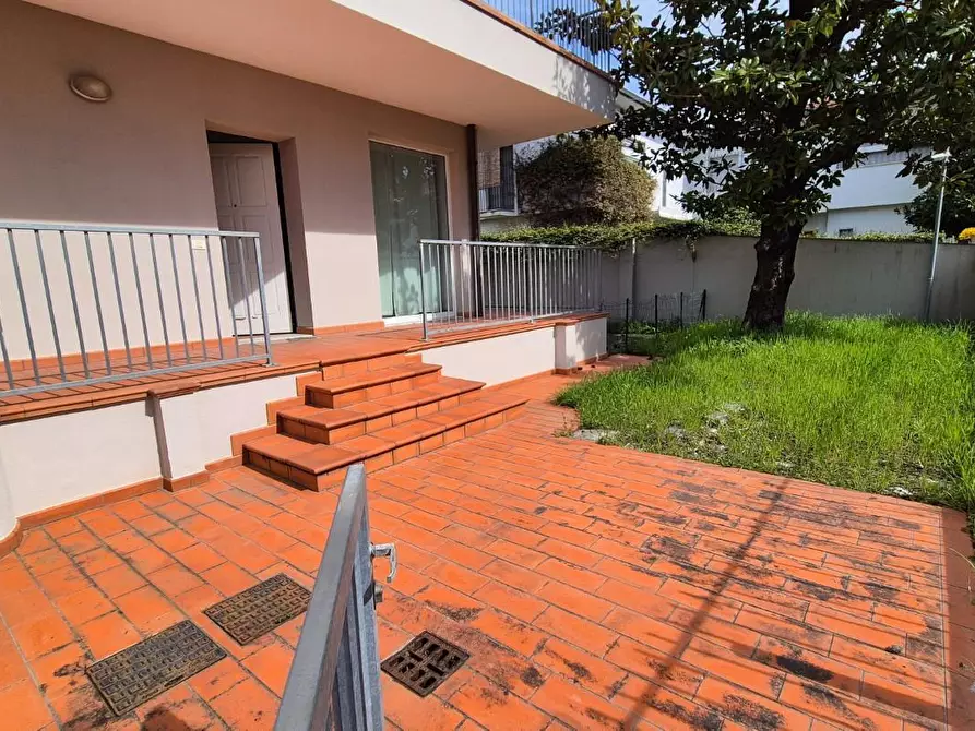 Immagine 2 di Appartamento in affitto  a Viareggio