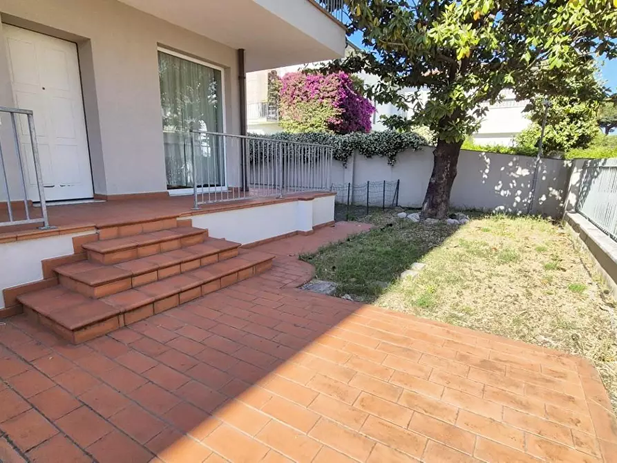 Immagine 4 di Appartamento in affitto  a Viareggio