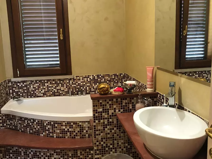 Immagine 30 di Villa in vendita  a San Miniato