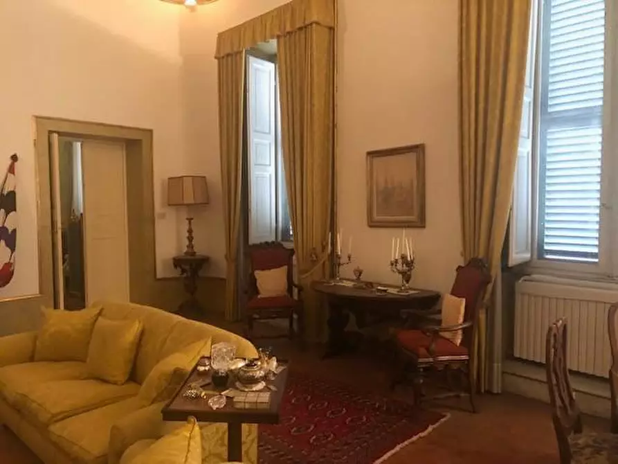 Immagine 1 di Appartamento in vendita  a Siena