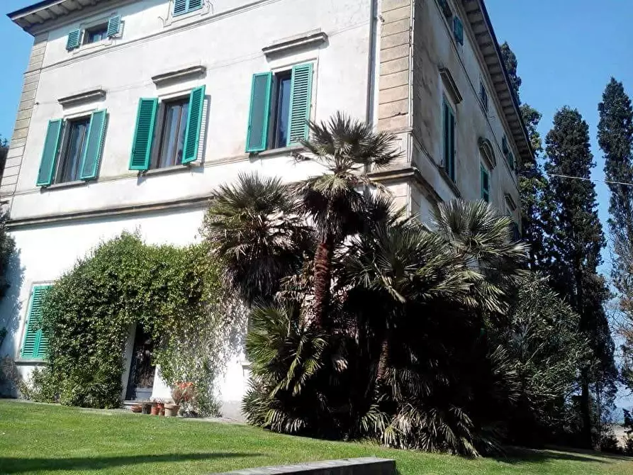 Immagine 2 di Villa in vendita  a Vinci