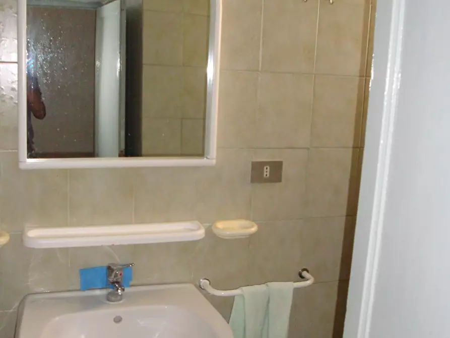 Immagine 10 di Appartamento in vendita  a Siena