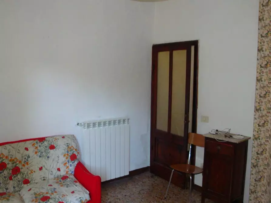 Immagine 7 di Appartamento in vendita  a Siena