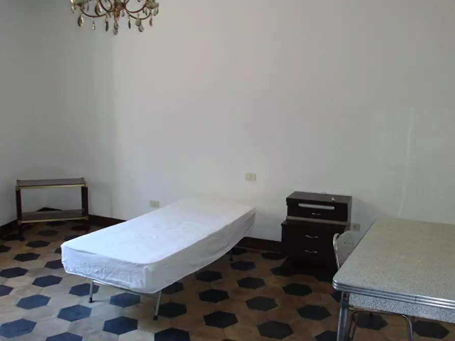 Immagine 9 di Appartamento in vendita  a Siena