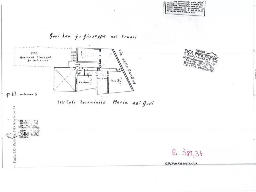 Immagine 11 di Appartamento in vendita  a Siena