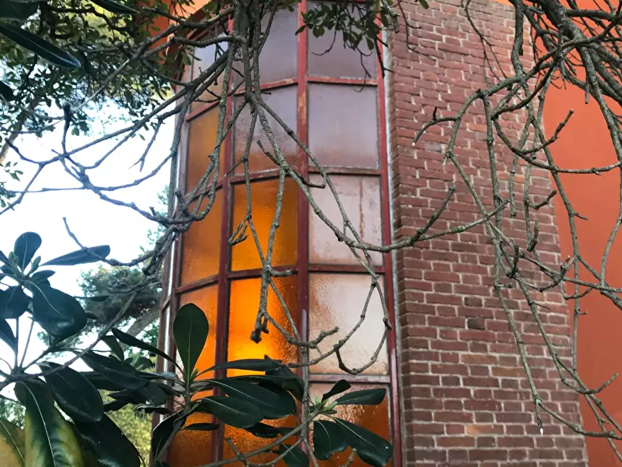 Immagine 5 di Villa in vendita  a Pisa