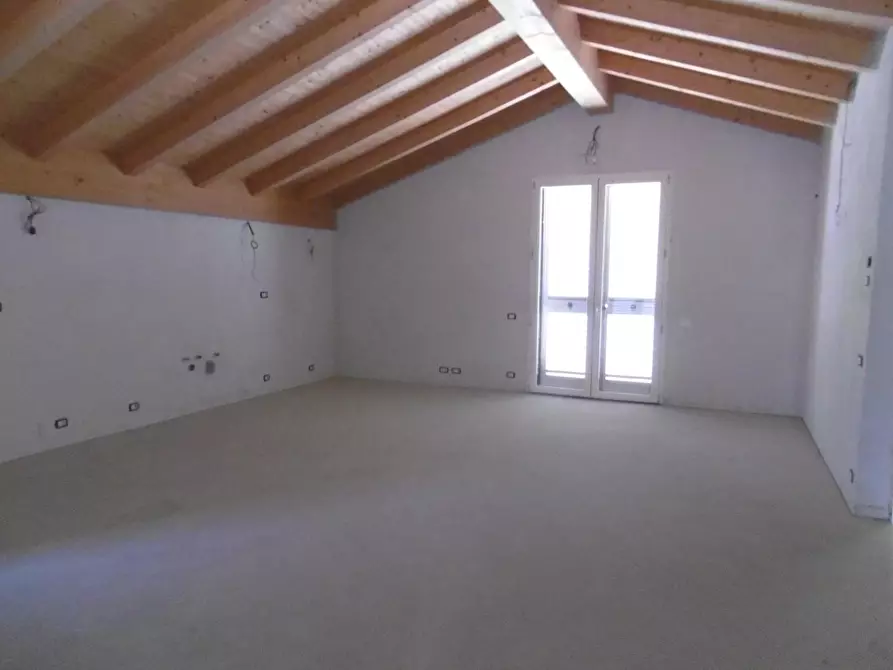 Immagine 2 di Mansarda in vendita  a Empoli