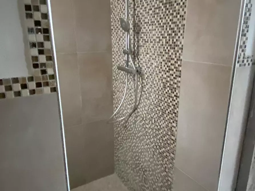 Immagine 13 di Villa in vendita  a Pisa