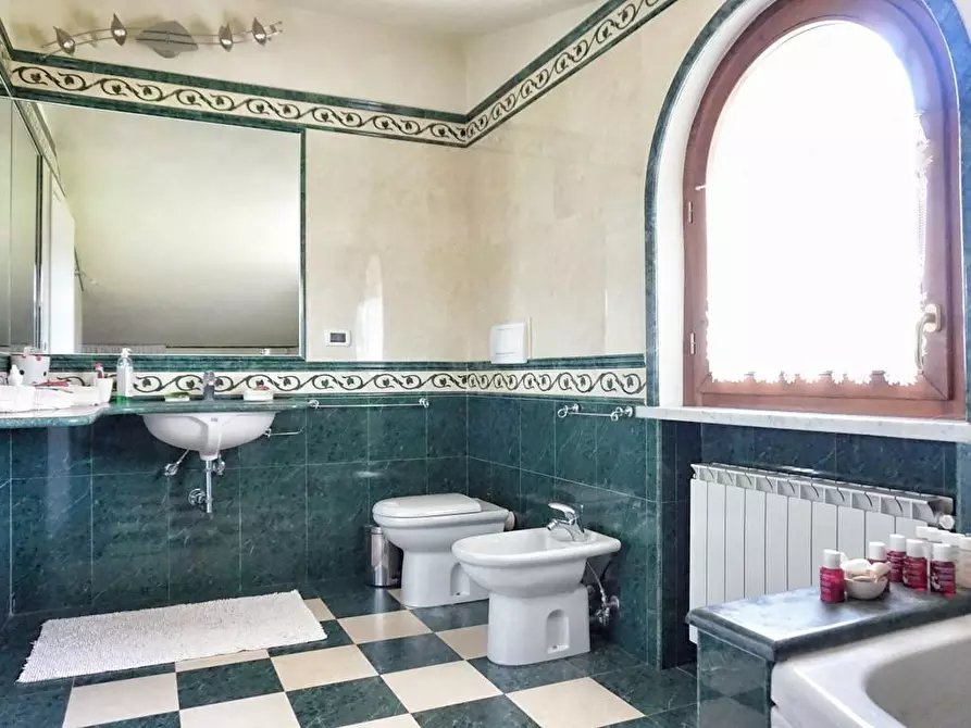 Immagine 34 di Appartamento in vendita  a Massa