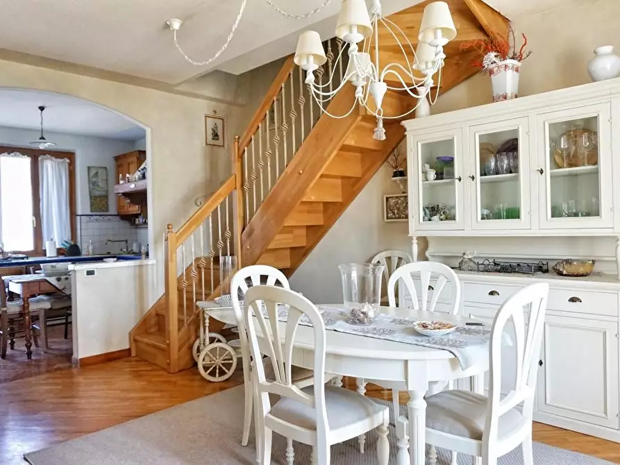 Immagine 11 di Appartamento in vendita  a Massa