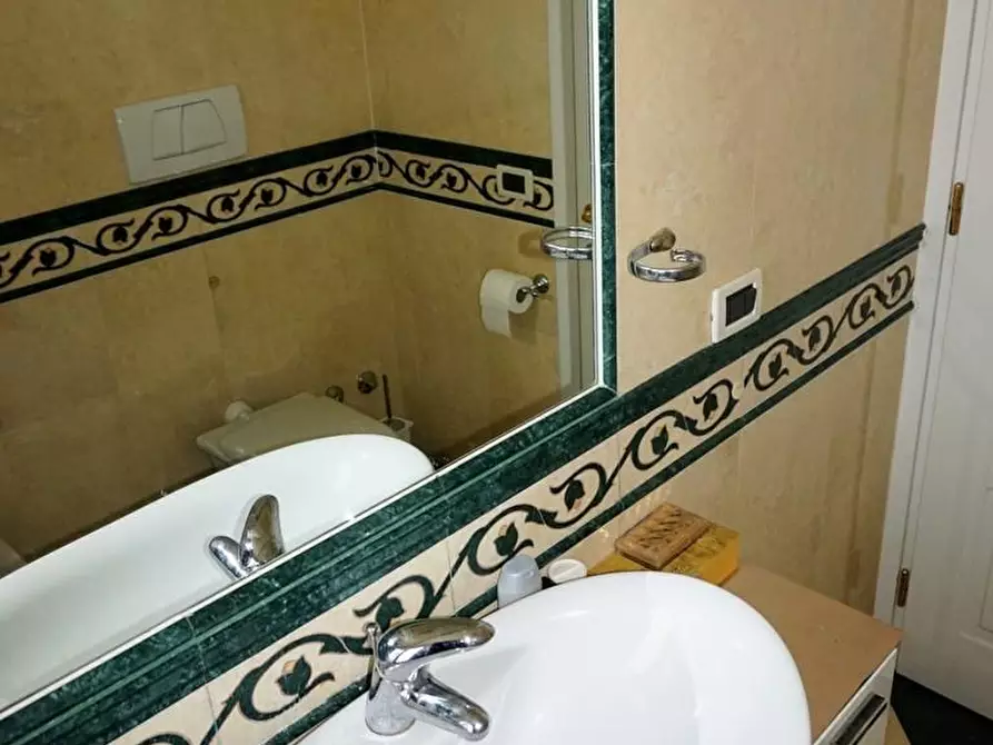 Immagine 27 di Appartamento in vendita  a Massa