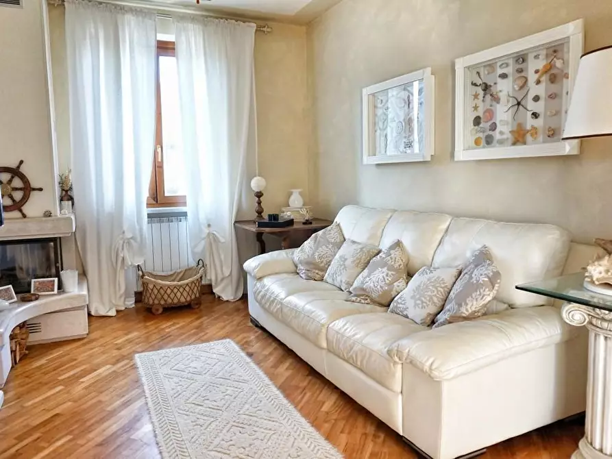 Immagine 8 di Appartamento in vendita  a Massa