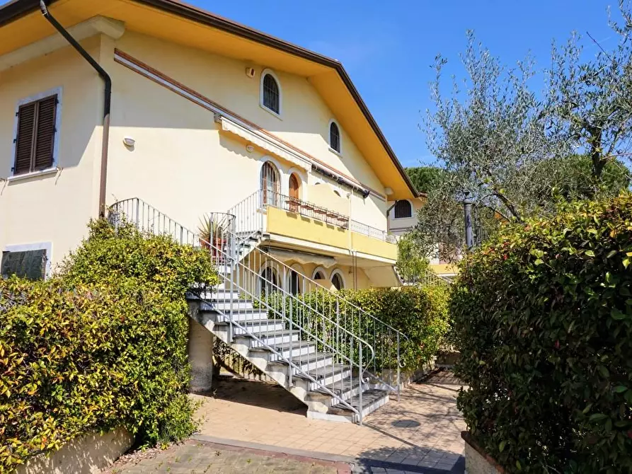 Immagine 40 di Appartamento in vendita  a Massa