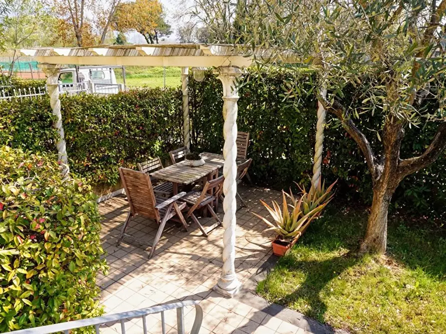 Immagine 5 di Appartamento in vendita  a Massa