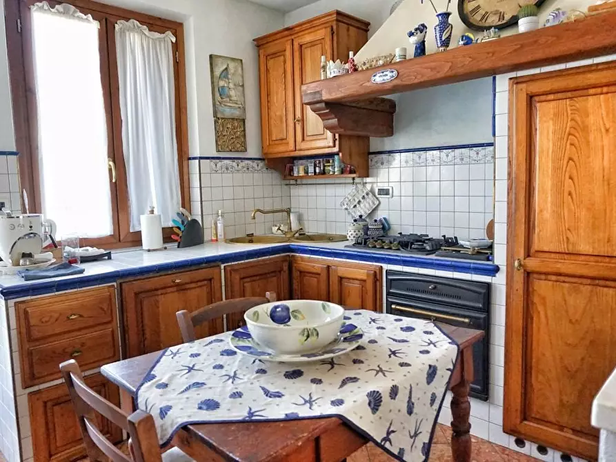 Immagine 16 di Appartamento in vendita  a Massa