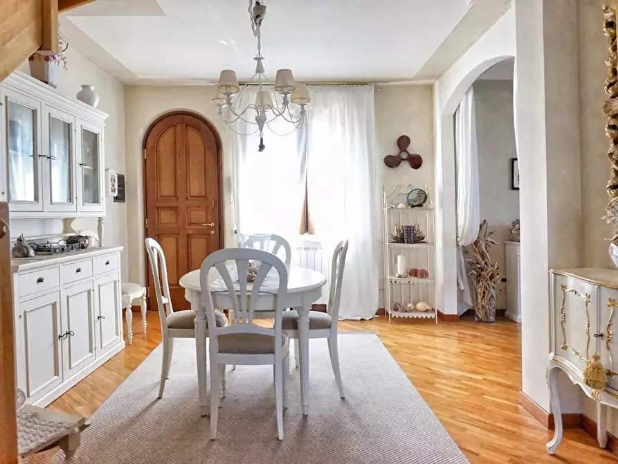 Immagine 14 di Appartamento in vendita  a Massa